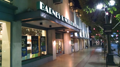 Book Store «Barnes & Noble», reviews and photos, 1201 3rd St, Santa Monica, CA 90401, USA