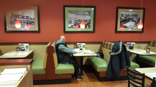 American Restaurant «Newport Creamery», reviews and photos, 208 W Main Rd, Middletown, RI 02842, USA