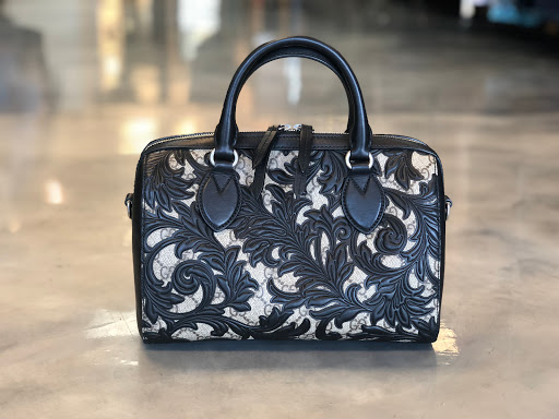 Consignment Shop «SecondHand Savvys», reviews and photos, 210 S Kings Ave, Brandon, FL 33511, USA