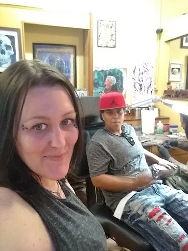 Tattoo Shop «Body Graffix Tattoo», reviews and photos, 354 Broadway, Kingston, NY 12401, USA