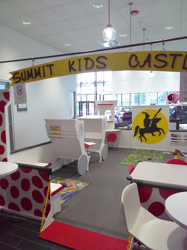 Car Dealer «Summit Place Kia», reviews and photos, 2200 Elizabeth Lake Rd, Waterford Twp, MI 48328, USA