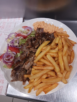 LES HALLES (Fring'halles et café des halles) à Blamont