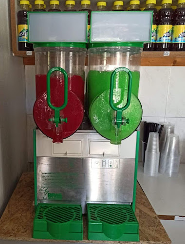 Nyitvatartás: Oázis Fagyizó