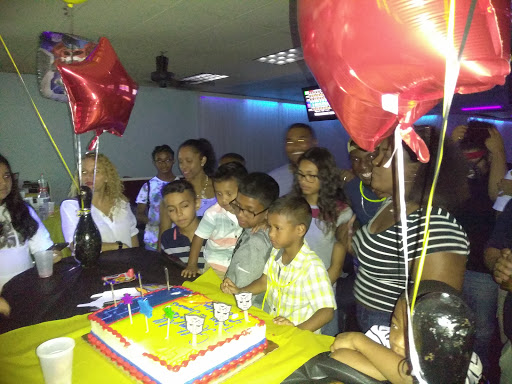 Bowling Alley «Diamond Strike Lanes & Sports Bar», reviews and photos, 2200 N Federal Hwy, Pompano Beach, FL 33062, USA