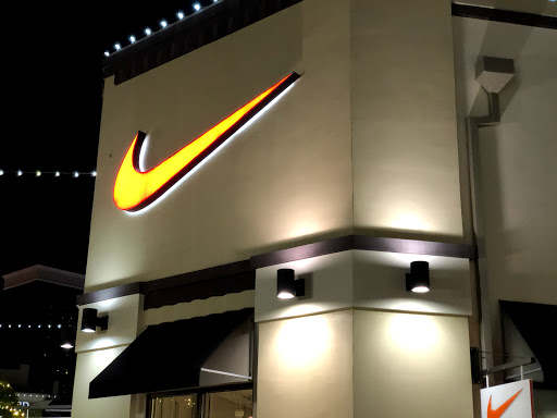 Clothing Store «Nike Factory Store», reviews and photos, 201 Boardwalk Blvd, Bossier City, LA 71111, USA
