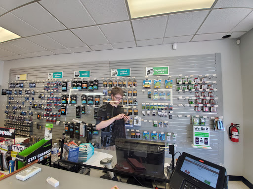 Car Battery Store «Batteries Plus Bulbs», reviews and photos, 6554 E 41st St, Tulsa, OK 74145, USA