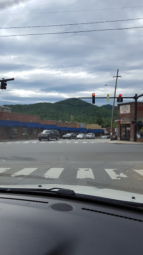 Live Music Venue «White Horse Black Mountain», reviews and photos, 105 Montreat Rd, Black Mountain, NC 28711, USA