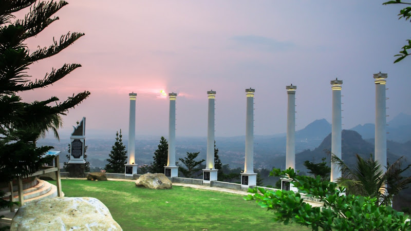 Kafe di Kabupaten Purwakarta: Menikmati Keindahan Hidden Valley Hills dan Tempat Lainnya