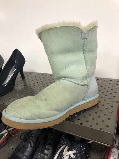 Thrift Store «Gilbert & University Goodwill Retail Store & Donation Center», reviews and photos, 1900 E University Dr, Mesa, AZ 85203, USA