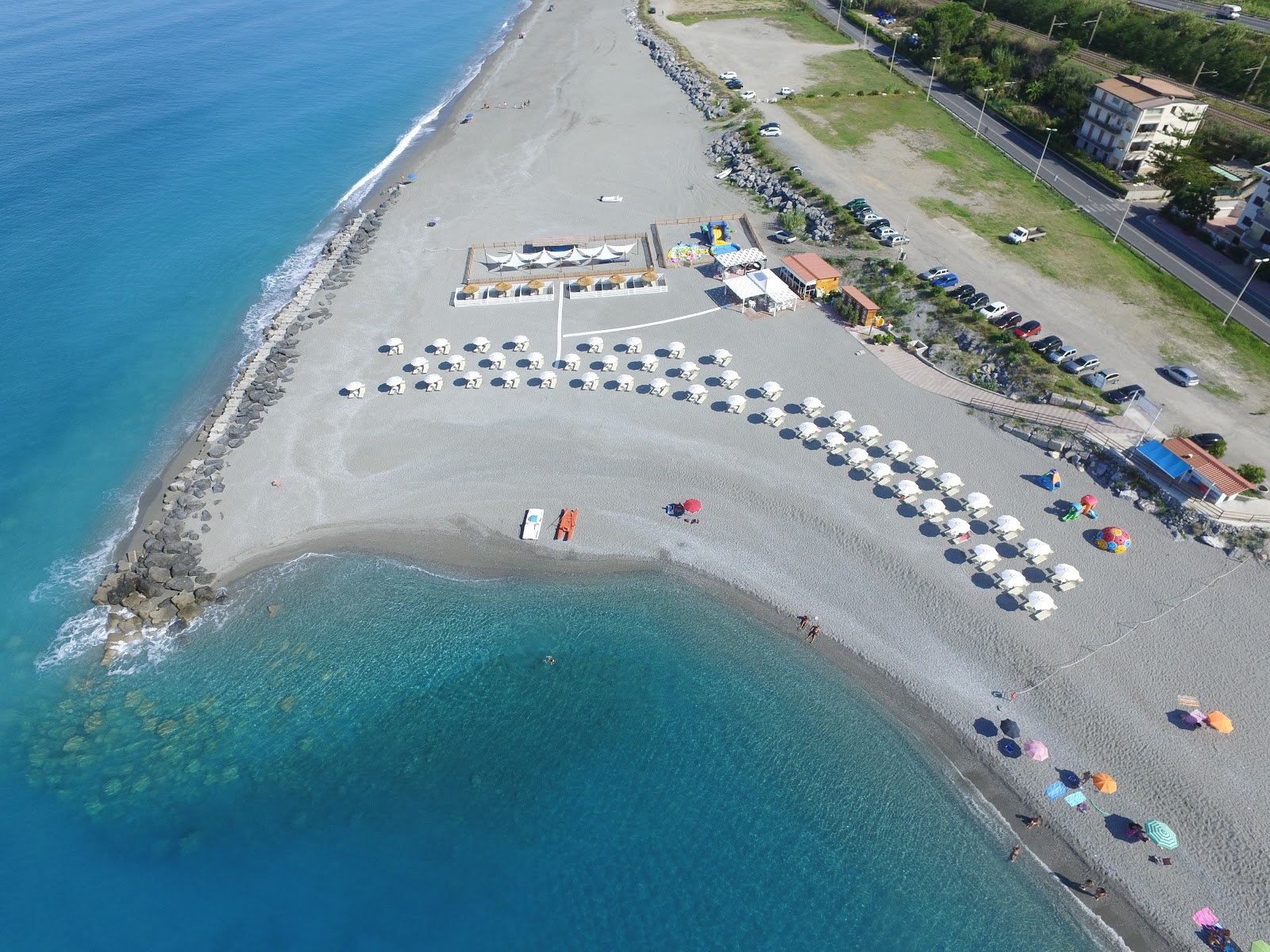 Valokuva Spiaggia Amanteaista. - hyvä lemmikkiystävällinen paikka lomalle