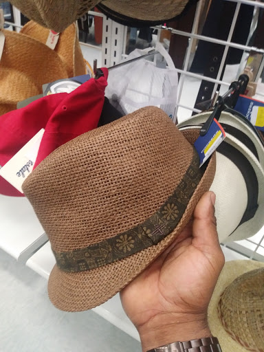 Shopping Mall «Melbourne Shopping Center», reviews and photos, 1355 S Babcock St, Melbourne, FL 32901, USA