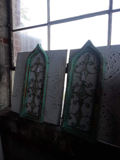 Antique Store «Rivers Edge Antiques & Home Furnishings», reviews and photos, 202 Main St N, Carthage, TN 37030, USA