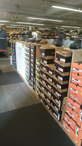 Shoe Store «DSW Designer Shoe Warehouse», reviews and photos, 400 Post St, San Francisco, CA 94102, USA