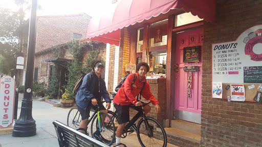 Donut Shop «Downtown Donuts», reviews and photos, 307 W 3rd St, Santa Ana, CA 92701, USA