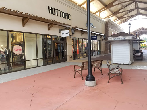 Shopping Mall «Charlotte Premium Outlets», reviews and photos, 5404 New Fashion Way, Charlotte, NC 28278, USA