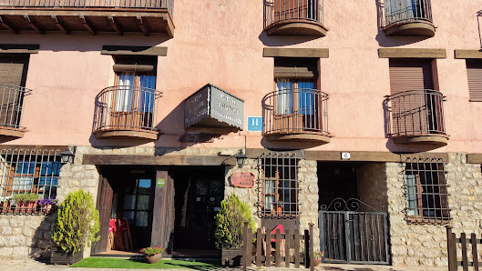 Hotel Prado del Navazo C. Llano del Arrabal, 6, 44100 Albarracín, Teruel, España