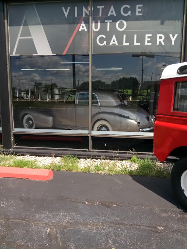 Car Dealer «Baltria Vintage Auto Gallery», reviews and photos, 4200 E Main St, St Charles, IL 60174, USA