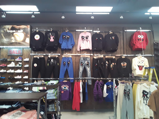 Shopping Mall «Hillcrest Shopping Center», reviews and photos, 1701 N Larkin Ave, Crest Hill, IL 60403, USA