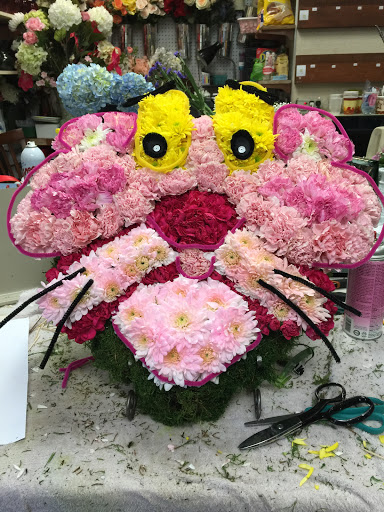 Florist «Avon Floral World», reviews and photos, 63 Genesee St, Avon, NY 14414, USA