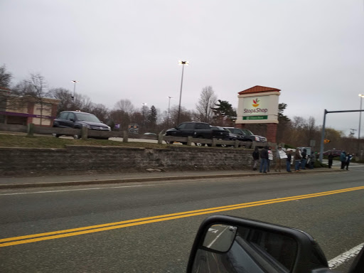 Supermarket «Super Stop & Shop - Whitman», reviews and photos, 475 Bedford St, Whitman, MA 02382, USA
