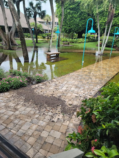 Shopping Mall «Periwinkle Place», reviews and photos, 2075 Periwinkle Way, Sanibel, FL 33957, USA