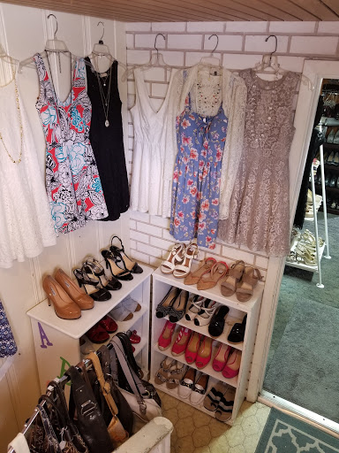 Consignment Shop «New To You Consignment Shop», reviews and photos, 6707 Massachusetts Ave, New Port Richey, FL 34653, USA