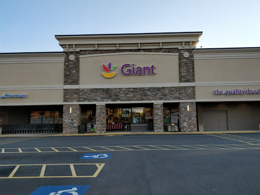 Grocery Store «Giant Food», reviews and photos, 41 Lee Hwy, Warrenton, VA 20186, USA