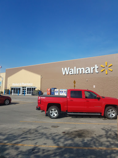 Department Store «Walmart Supercenter», reviews and photos, 415 Industrial Ave, Grinnell, IA 50112, USA