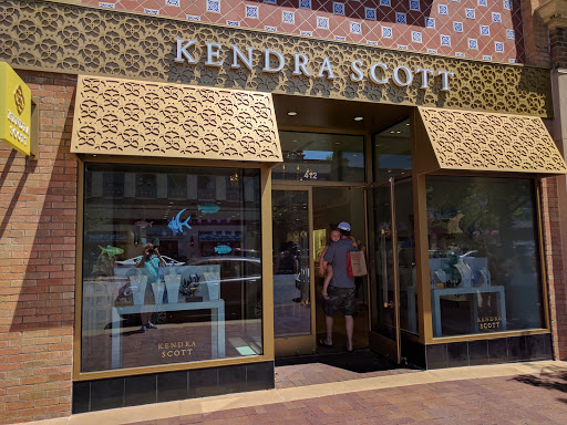 Jewelry Store «Kendra Scott», reviews and photos, 412 Nichols Rd, Kansas City, MO 64112, USA