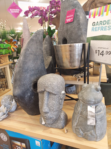 Home Goods Store «Home Goods», reviews and photos, 3 Main St, Edgewater, NJ 07020, USA