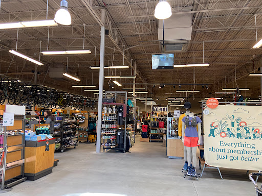 Camping Store «REI», reviews and photos, 1165 Perimeter Center W #200, Atlanta, GA 30338, USA