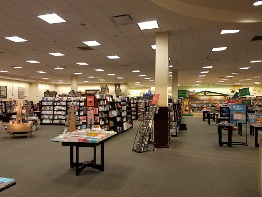 Book Store «Barnes & Noble», reviews and photos, 113 W County Center, Des Peres, MO 63131, USA