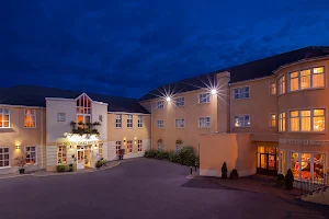 Seven Oaks Hotel image