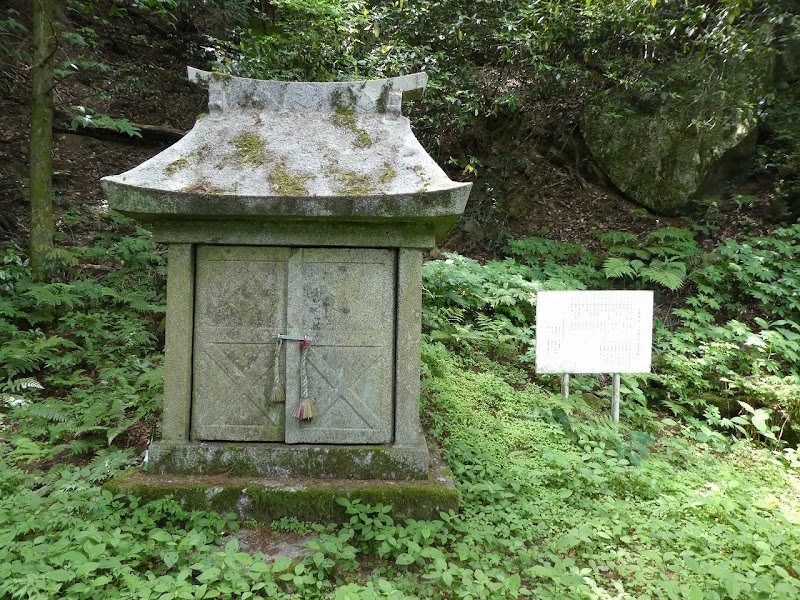 芝津神社(貫山権現)上宮