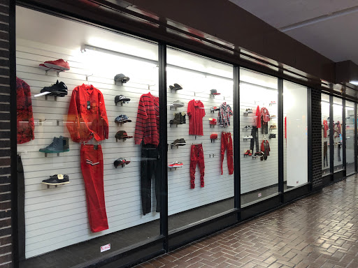 Shopping Mall «New Landing Mall», reviews and photos, Troost Ave & E Meyer Blvd, Kansas City, MO 64131, USA