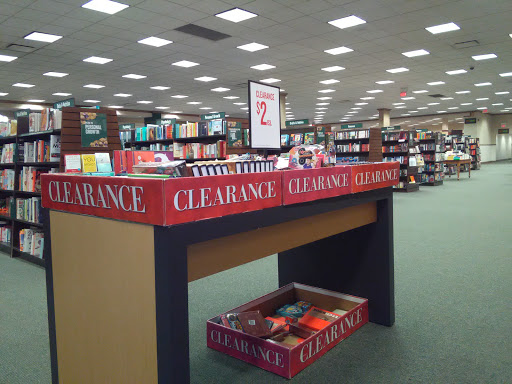 Book Store «Barnes & Noble», reviews and photos, 4935 S 76th St, Greenfield, WI 53220, USA