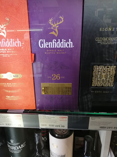 Wine Store «BevMo!», reviews and photos, 2595 Iron Point Rd, Folsom, CA 95630, USA