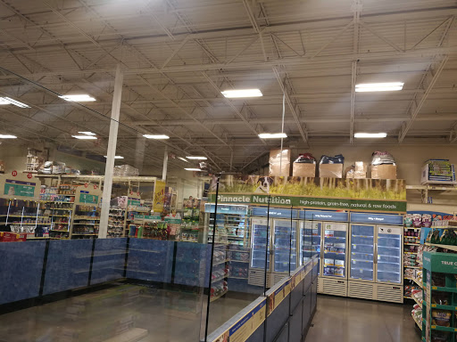 Pet Supply Store «PetSmart», reviews and photos, 1403 E Washington Ave, Union Gap, WA 98903, USA