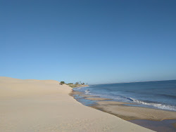Foto von Praia Das Almas. und die siedlung