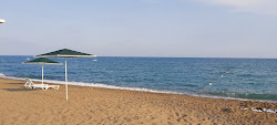Φωτογραφία του Παραλία Λάρα με επίπεδο καθαριότητας βρώμικος