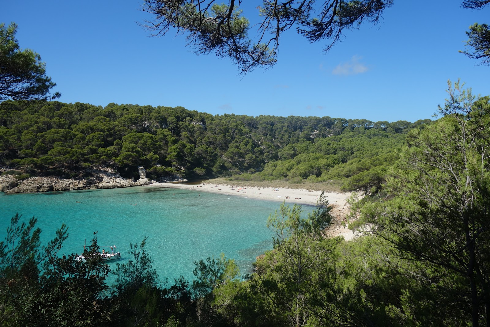 Zdjęcie Cala de Trebaluger - popularne miejsce wśród znawców relaksu