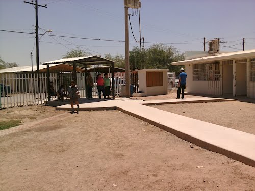 Escuela Primaria Maria Luisa Urrutia De Siqueiros en Santa Isabel