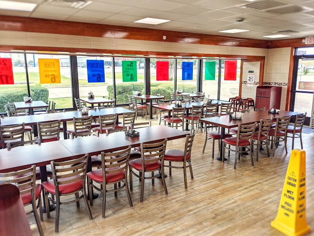 Lisa's Chicken 76106