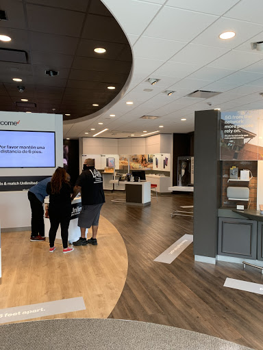 Cell Phone Store «Verizon», reviews and photos, 8931 W Atlantic Blvd, Coral Springs, FL 33071, USA