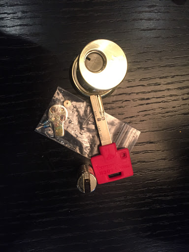 Locksmith «101 Locksmith Inc», reviews and photos, 19429 Kittridge St, Reseda, CA 91335, USA