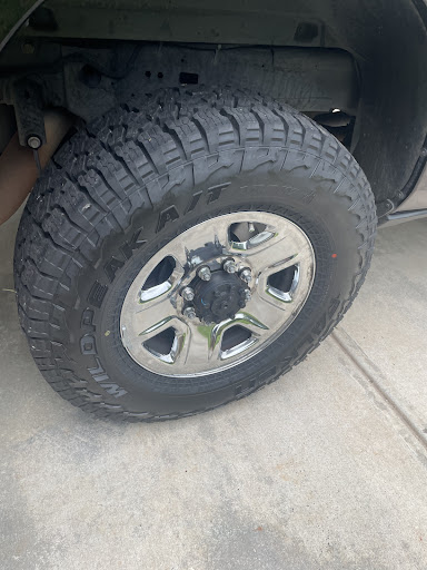 Tire Shop «Discount Tire Store - Gainesville, GA», reviews and photos, 361 Shallowford Rd, Gainesville, GA 30504, USA