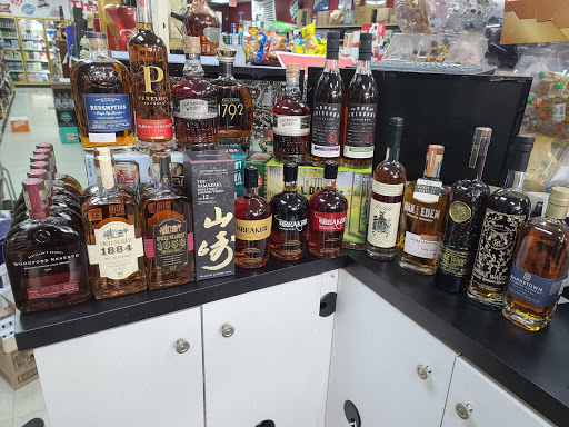 Liquor Store «Royal Liquor & Wine», reviews and photos, 1015 N Randall Rd, Elgin, IL 60123, USA