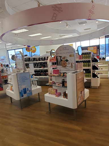 Beauty Salon «Beauty Brands», reviews and photos, 5820 SW 21st St, Topeka, KS 66604, USA