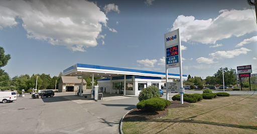 Mobil Gas Station and Car Wash en Portland
