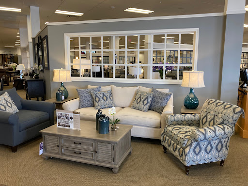 Furniture Store «Raymour & Flanigan Furniture and Mattress Store», reviews and photos, 95 Sunrise Hwy, Patchogue, NY 11772, USA